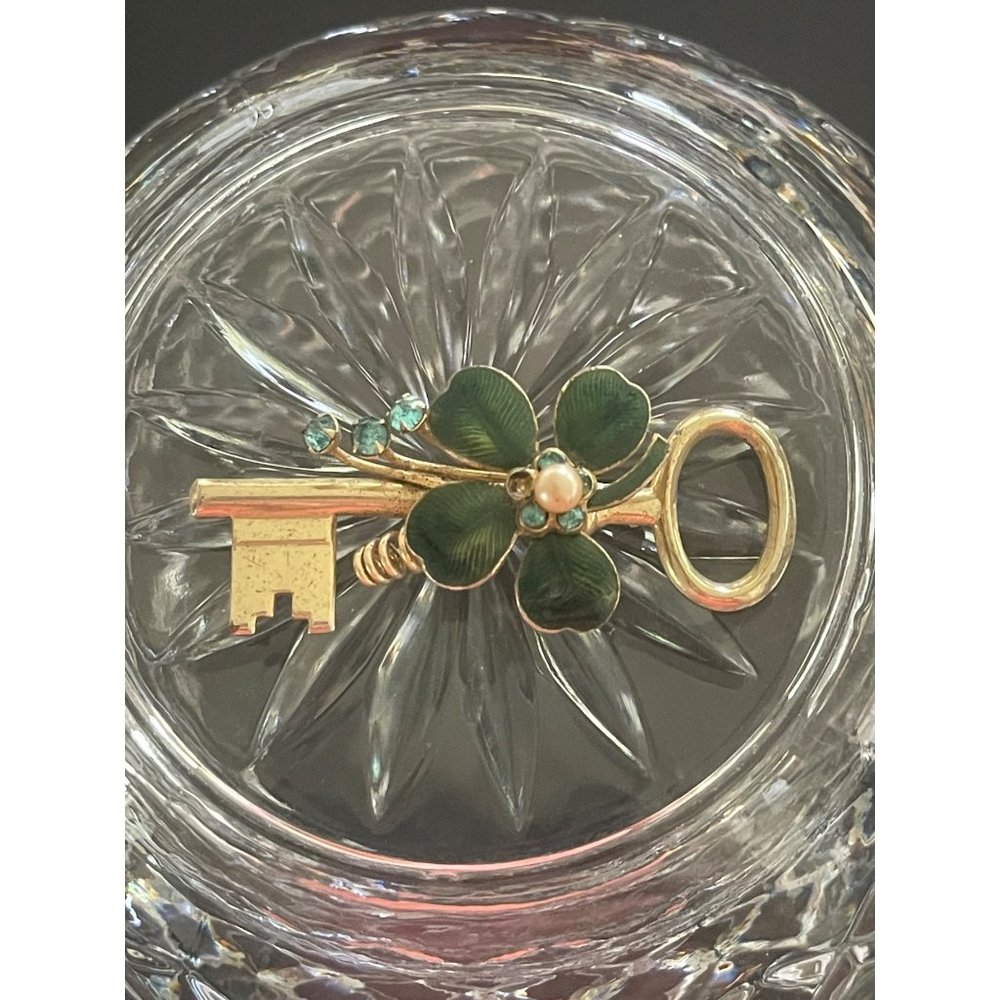 Vintage Coro Enamel Shamrock And Key Brooch
